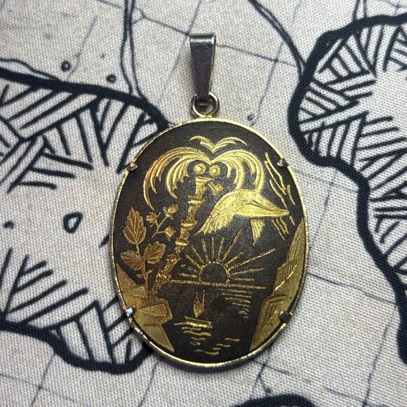 Oval Shaped Brown and Gold Beach Scene Necklace Pendant - Picture 1 of 2